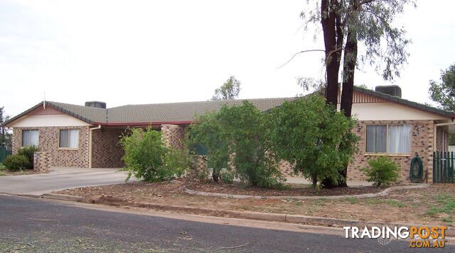 4A Bowyer Drive EMERALD QLD 4720