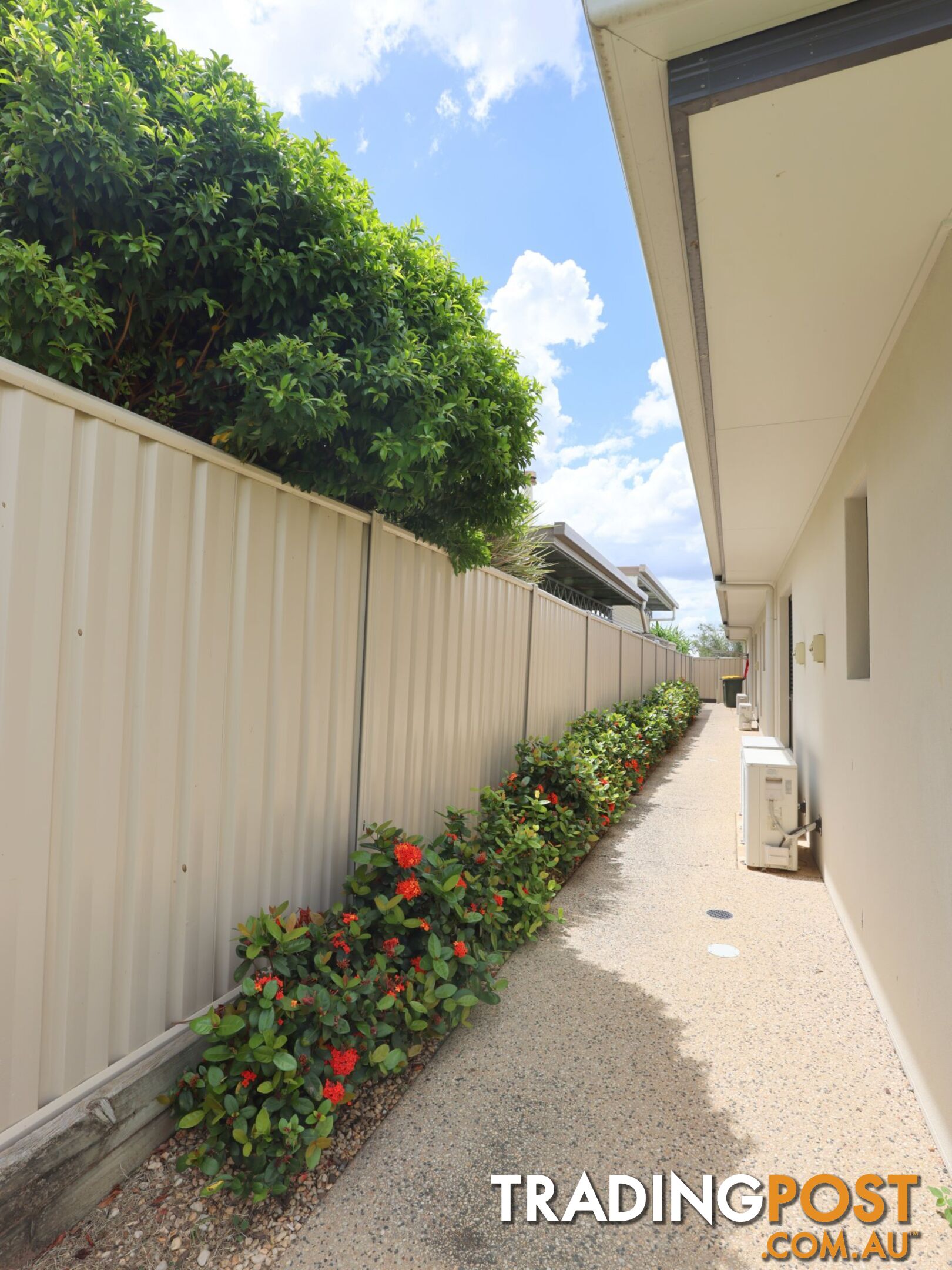 8 Moriarty Street EMERALD QLD 4720