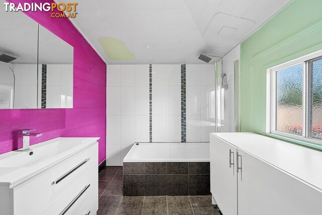 28 Church Lane EMERALD QLD 4720