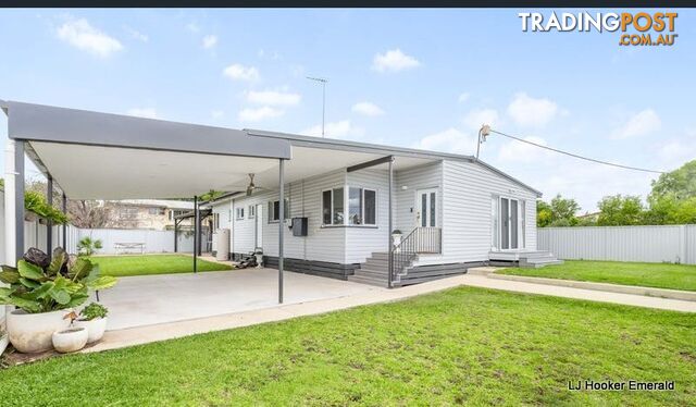 11 Harris Street EMERALD QLD 4720