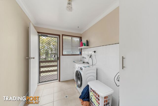 52 Park Avenue EMERALD QLD 4720