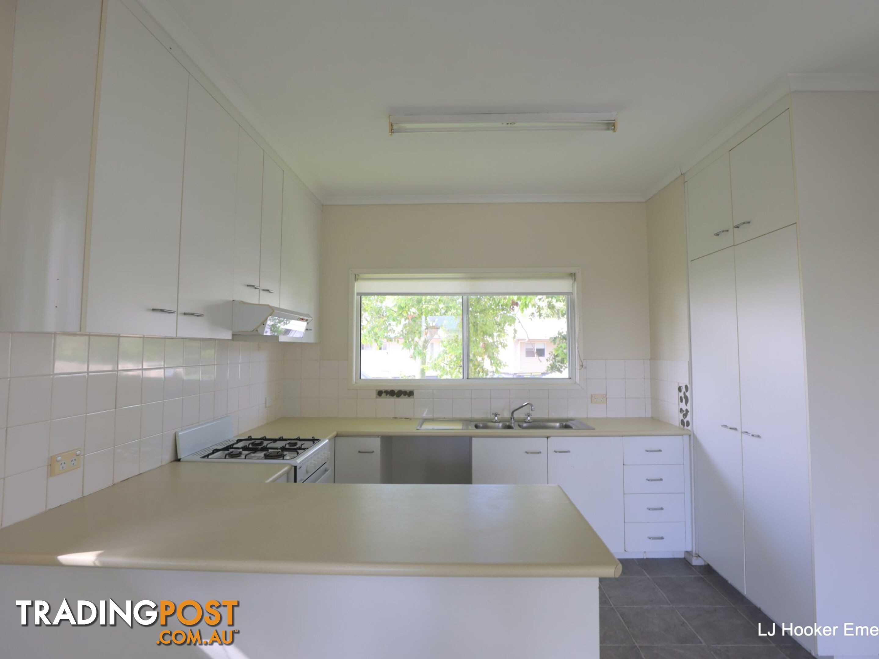 2 Eric Court EMERALD QLD 4720