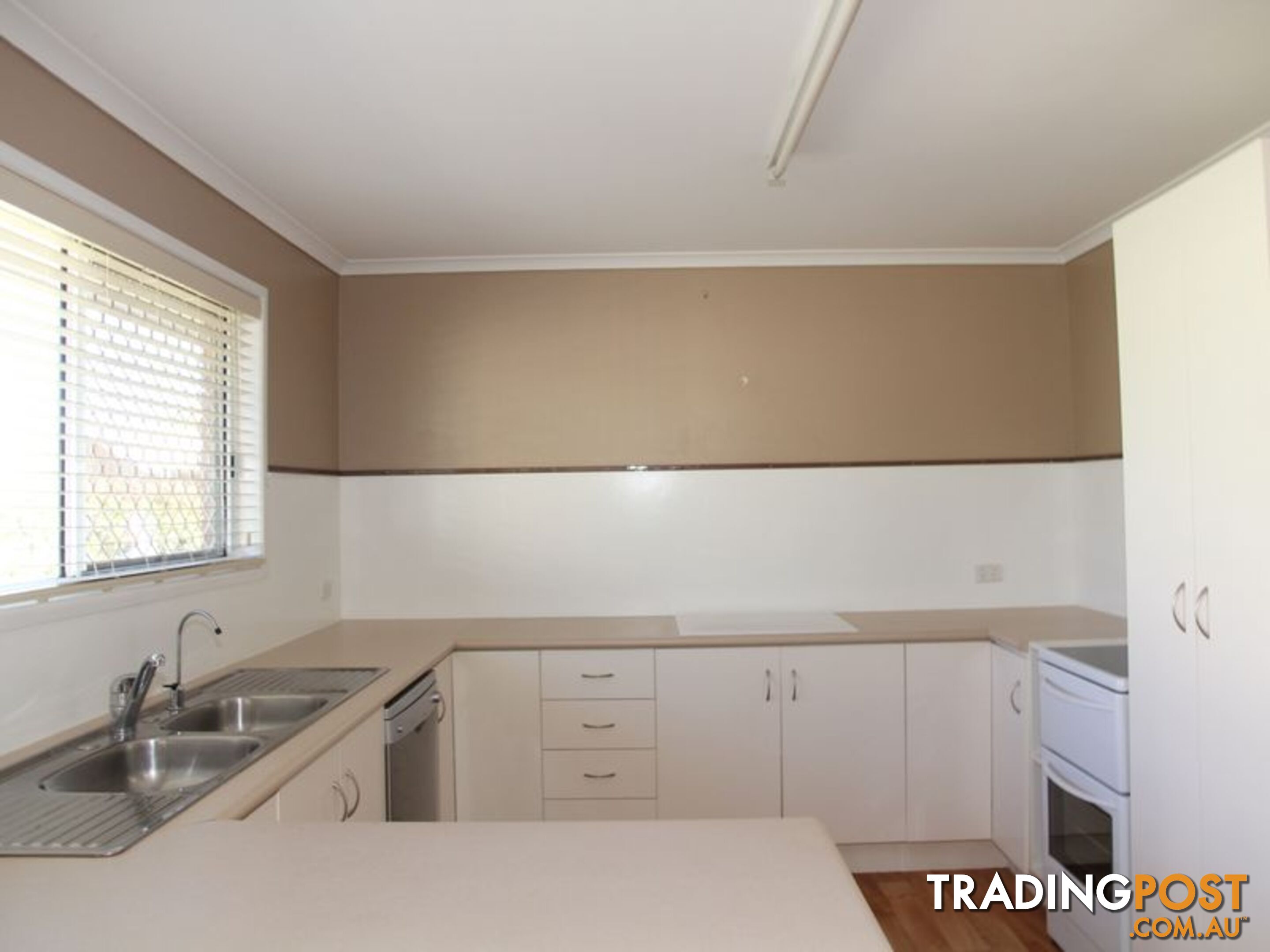 57 Staal Cr EMERALD QLD 4720