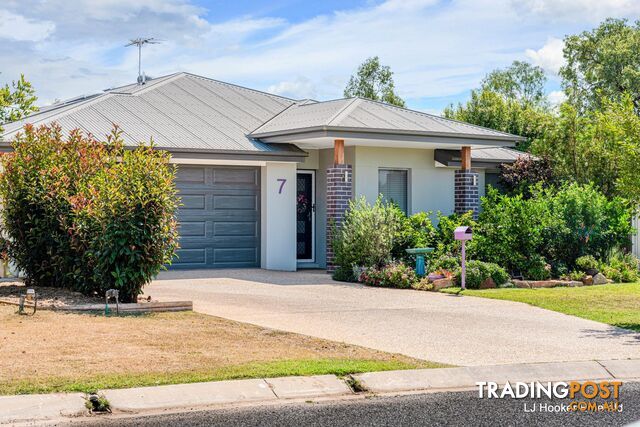 7 Canterbury Road EMERALD QLD 4720
