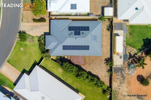 7 Canterbury Road EMERALD QLD 4720 - photo 2 of 17