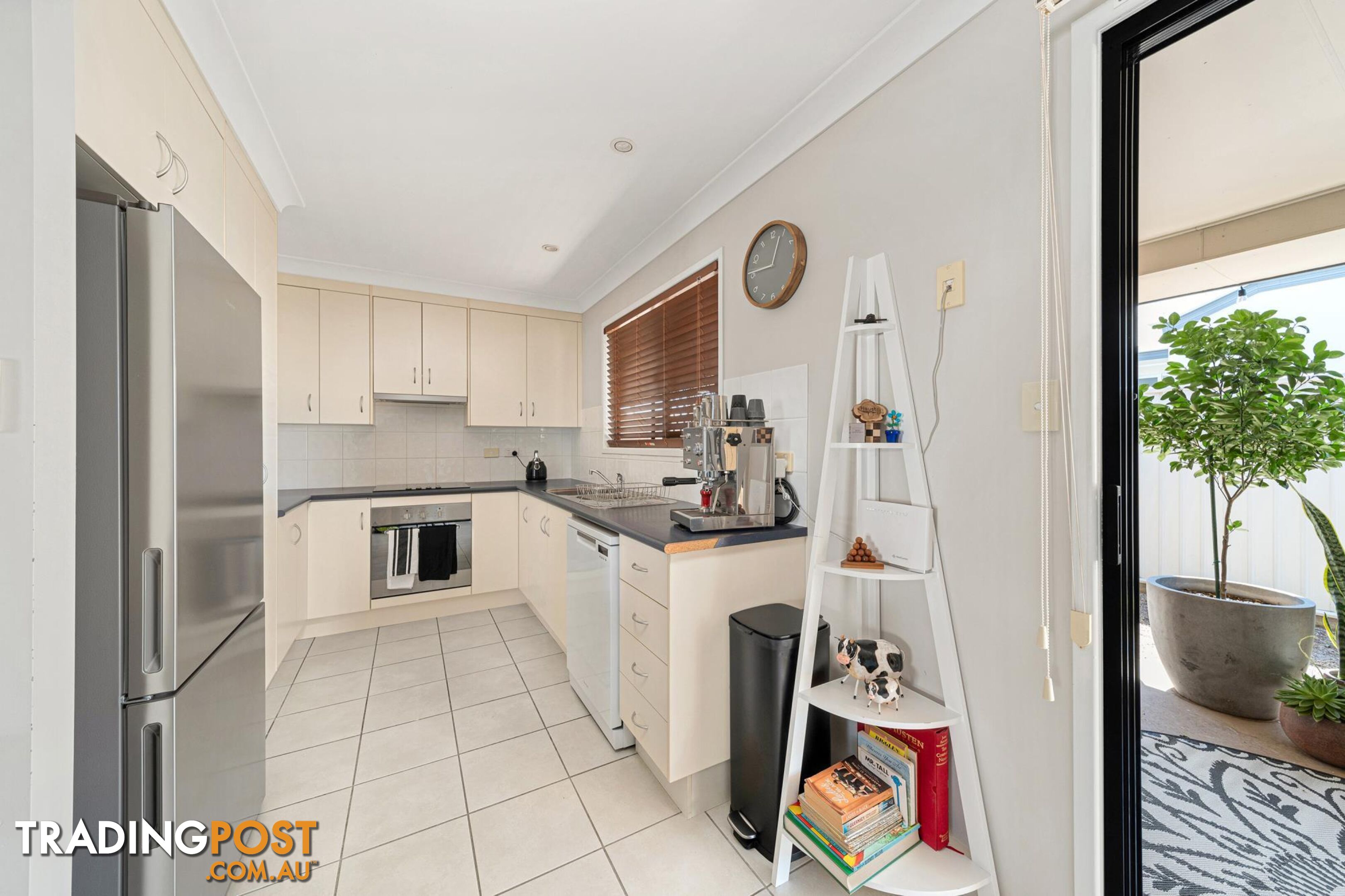 2/23 Desgrand Street EMERALD QLD 4720