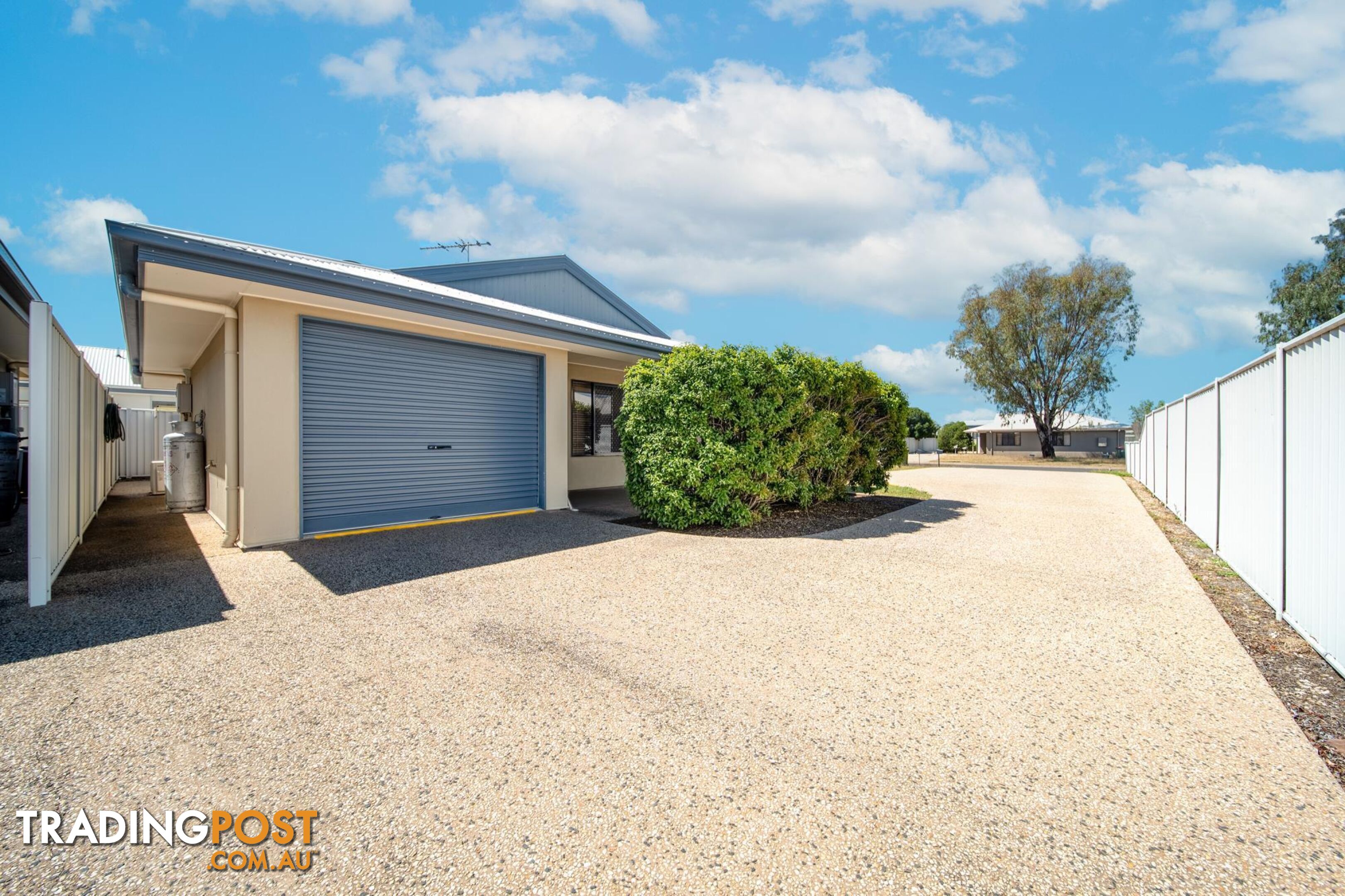 2/23 Desgrand Street EMERALD QLD 4720