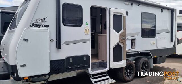 2022 Jayco 21.6 Silverline Slide-Out Outback