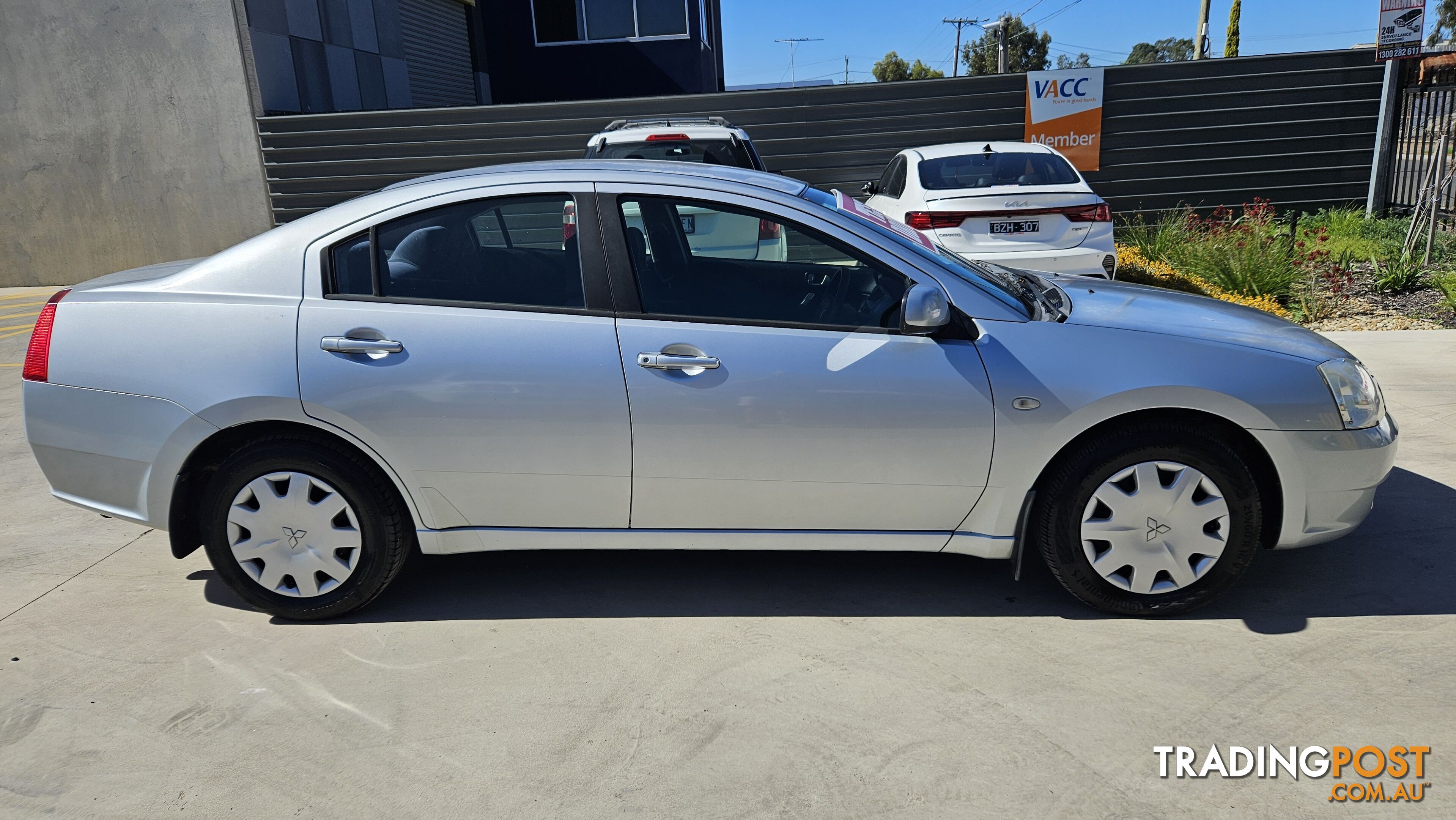 2006 Mitsubishi 380 DB UNSPECIFIED Sedan Automatic