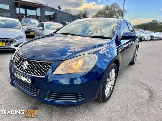 2010 SUZUKI KIZASHI XL FR 4D SEDAN