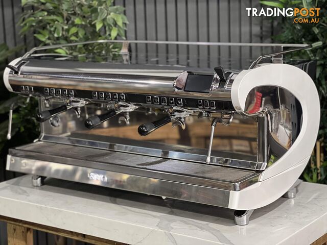 NUOVA SIMONELLI AURELIA WAVE VOLUMETRIC 3 GROUP WHITE & STAINLESS ESPRESSO COFFEE MACHINE CAFE