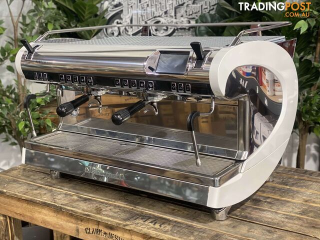 NUOVA SIMONELLI AURELIA WAVE 2 GROUP WHITE ESPRESSO COFFEE MACHINE CAFE COMMERCIAL BARISTA