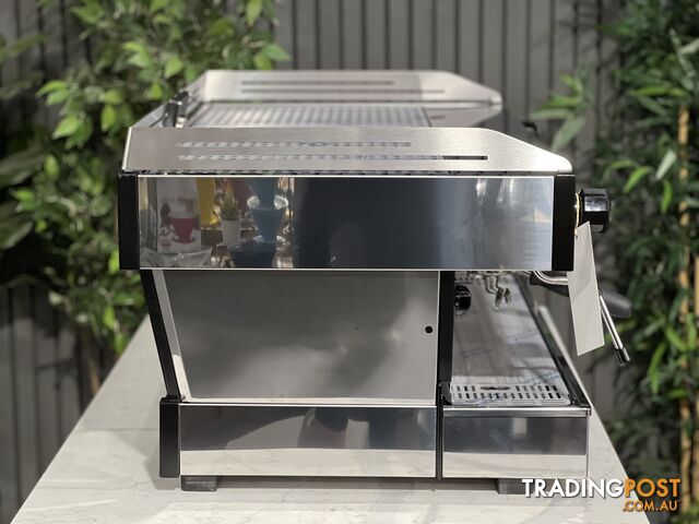 LA MARZOCCO LINEA PB 3 GROUP BRAND NEW STAINLESS ESPRESSO COFFEE MACHINE CAFE COMMERCIAL BARISTA