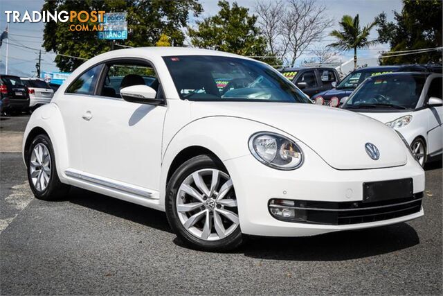 2013 VOLKSWAGEN BEETLE   LIFTBACK