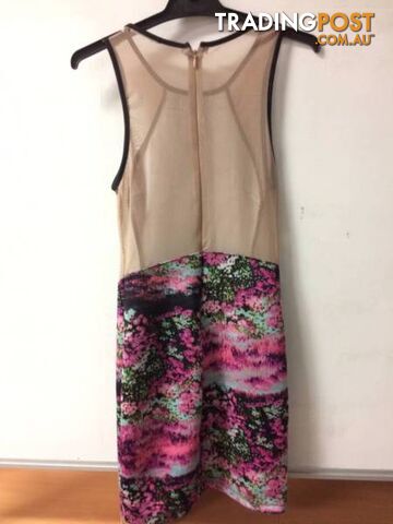 Flowery design lady dress - photo 2 of 2