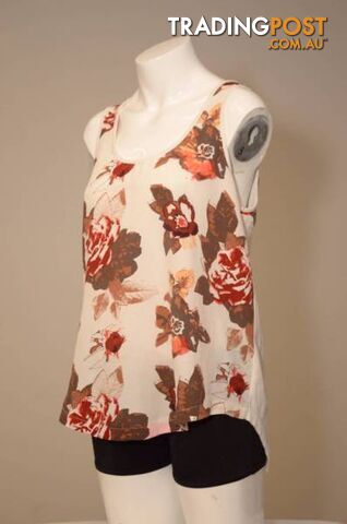 Piper women's flower pattern top - photo 2 of 4
