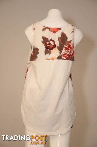 Piper women's flower pattern top - photo 3 of 4