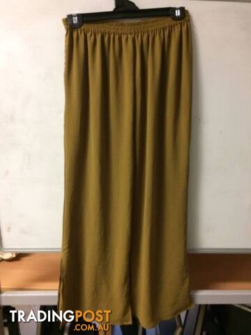 Women's Green Top & Pants set - photo 4 of 4