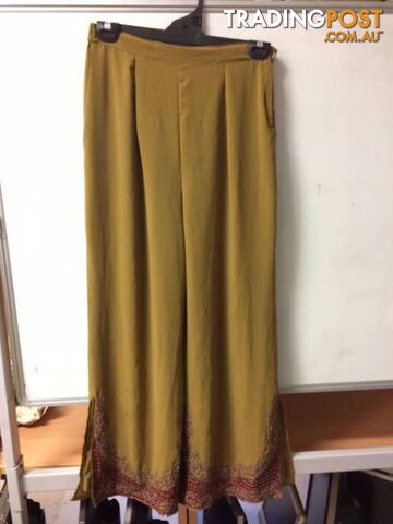 Women's Green Top & Pants set - photo 3 of 4