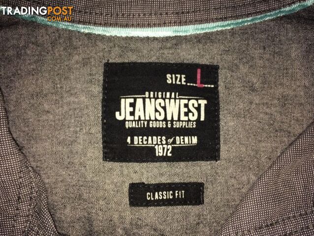 Jeanwest men's B & W collared short sleeved shirt Size L - photo 3 of 3