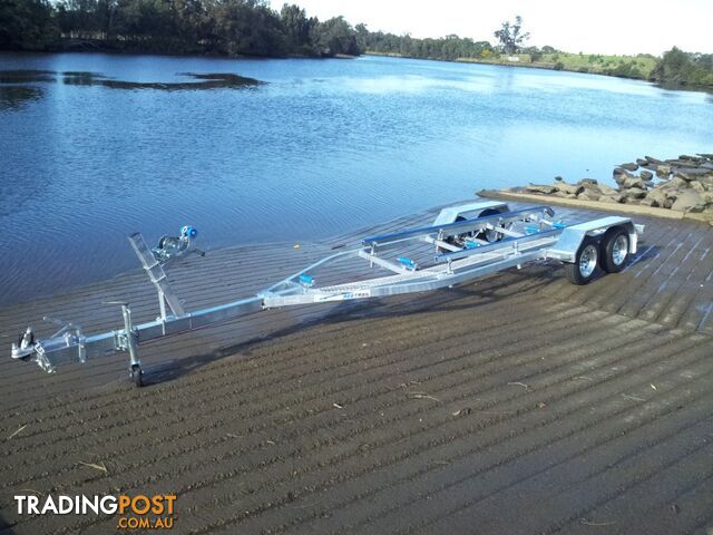GAL BOAT TRAILER SUITS UP TO A 6.7 mt ALUMINIUM HULL TANDEM AXLE TARE 430 kg ATM 1999 kg BRAKED 