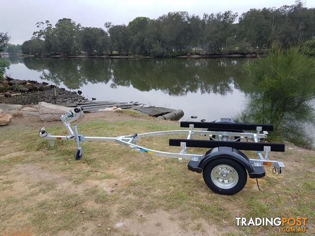 GAL BOAT TRAILER SUITS UP TO 3.95 mt BOAT TARE 140 kg ATM 600 kg 