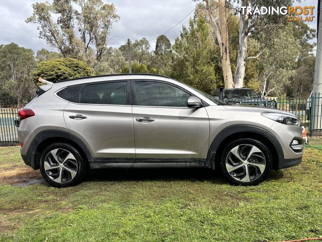 2017 Hyundai Tucson Highlander SUV Automatic - photo 3 of 15