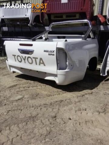 TOYOTA HILUX 15-ON MDL TAIL GATES SR & SR5 - photo 2 of 2
