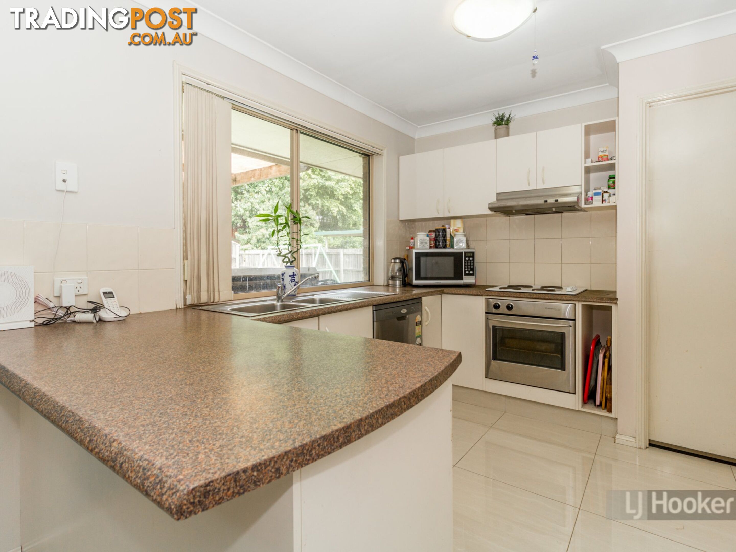 22 Hyde Place FOREST LAKE QLD 4078