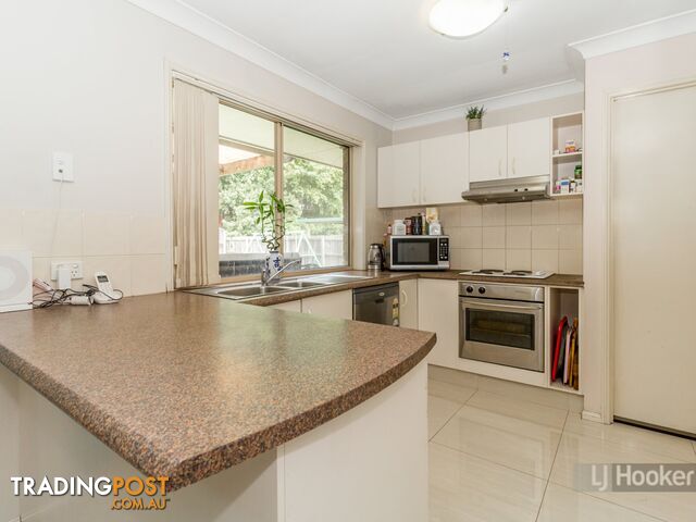 22 Hyde Place FOREST LAKE QLD 4078