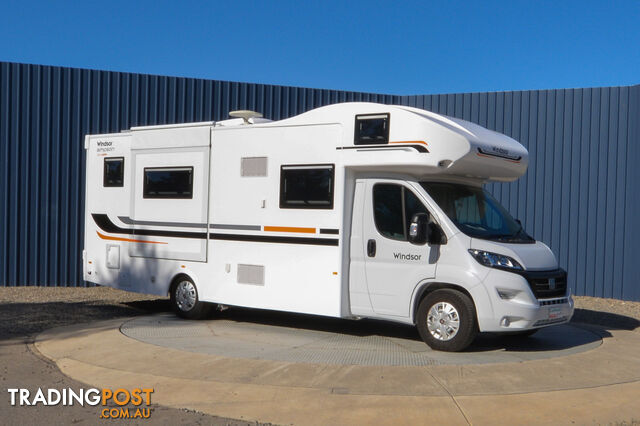 MOTORHOME - photo 3 of 8
