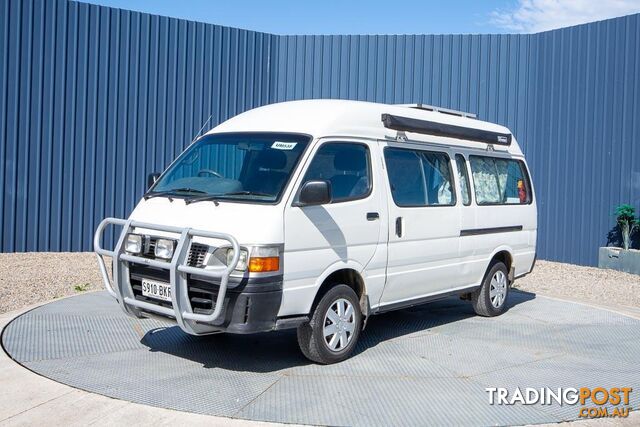 2004 TOYOTA HIACE   