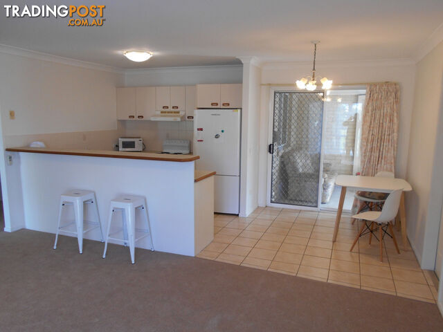 1/5 Chiltern Place SANDSTONE POINT QLD 4511