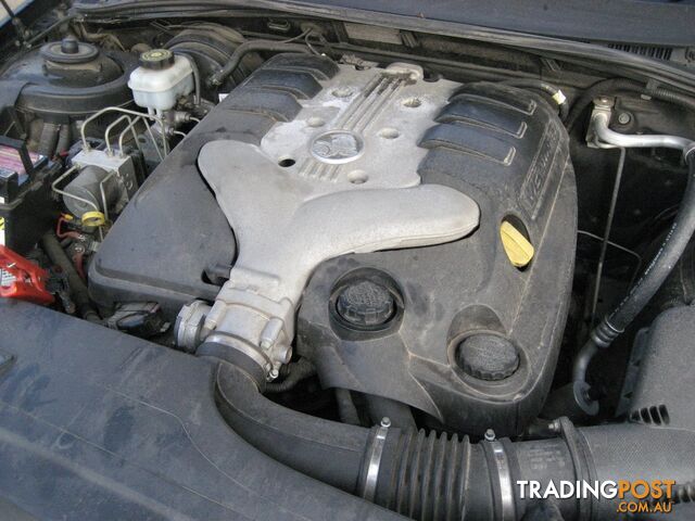 VZ CREWMAN FOR PARTS (WRECKING 5 COMPLETE CARS)