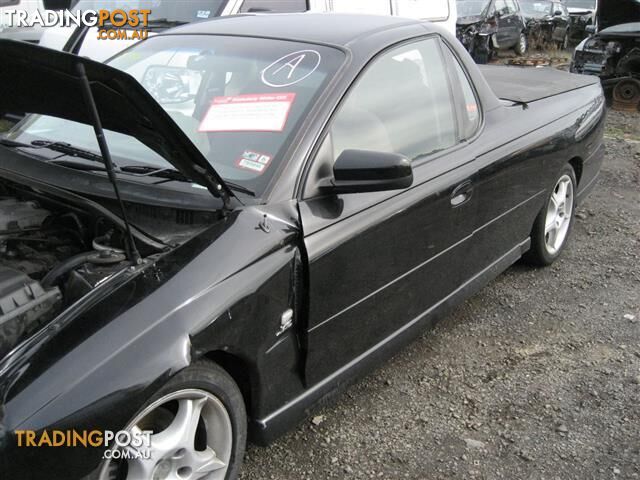 COMMODORE VZ UTE FOR WRECKING