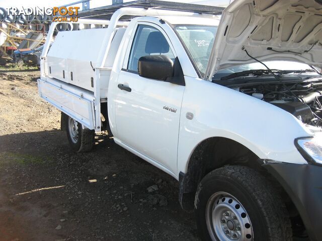 MITSUBISHI TRITON 2014 STEEL TRAY, TOOL BOXES , ROOF RACK ALL SOLD INDIVIDUAL - photo 5 of 5