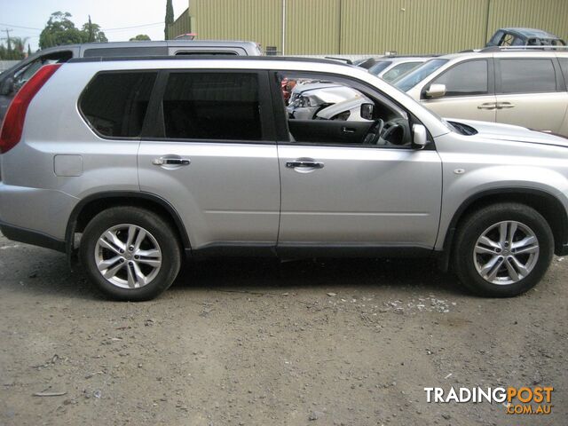 NISSAN X-TRAIL T31 2011 FOR PARTS ( 3 COMPLETE CARS)