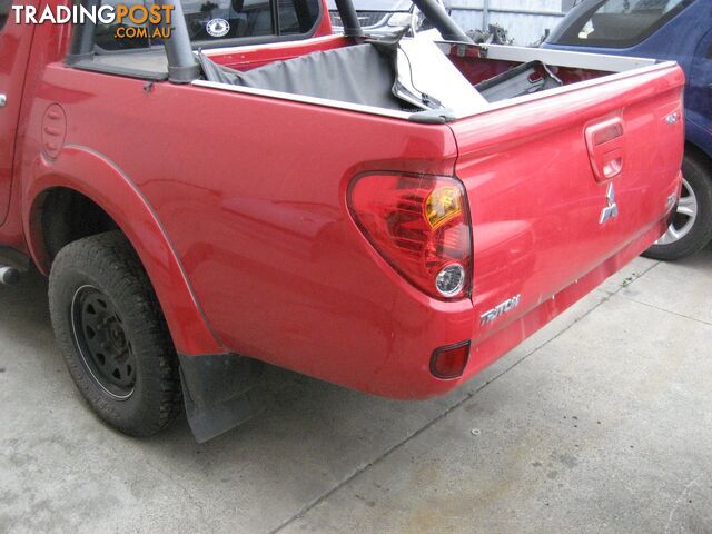 MITSUBISHI TRITON MN 2015 FOR PARTS, WRECKING 3 CARS
