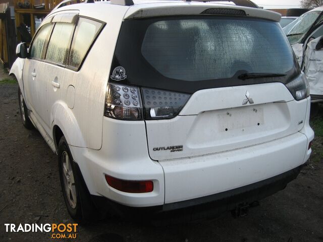 MITSUBISHI OUTLANDER ZH 2012 FOR WRECKING (COMPLETE CAR)