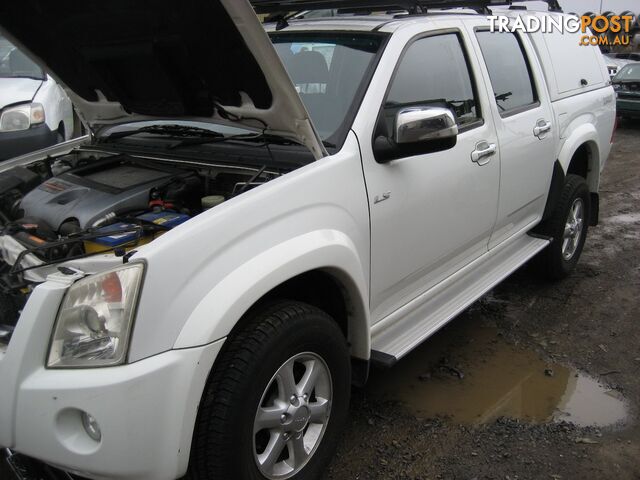 ISUZU D MAX 2010 FOR PARTS (COMPLETE CAR) MANY PARTS