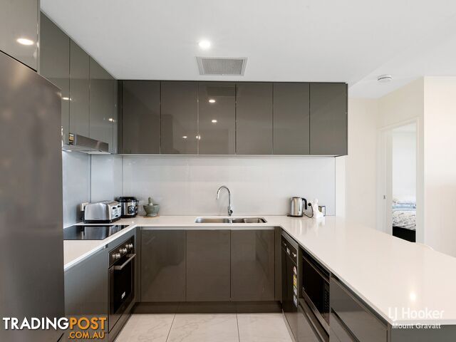 16/902 Logan Road HOLLAND PARK WEST QLD 4121