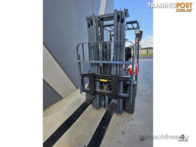 NEW UHI FD25, 2.5T DIESEL FORKLIFT WITH SIDE SHIFT (WA ONLY)