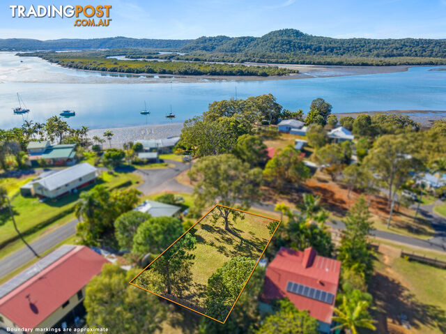 4 Aquamarine Avenue RUSSELL ISLAND QLD 4184