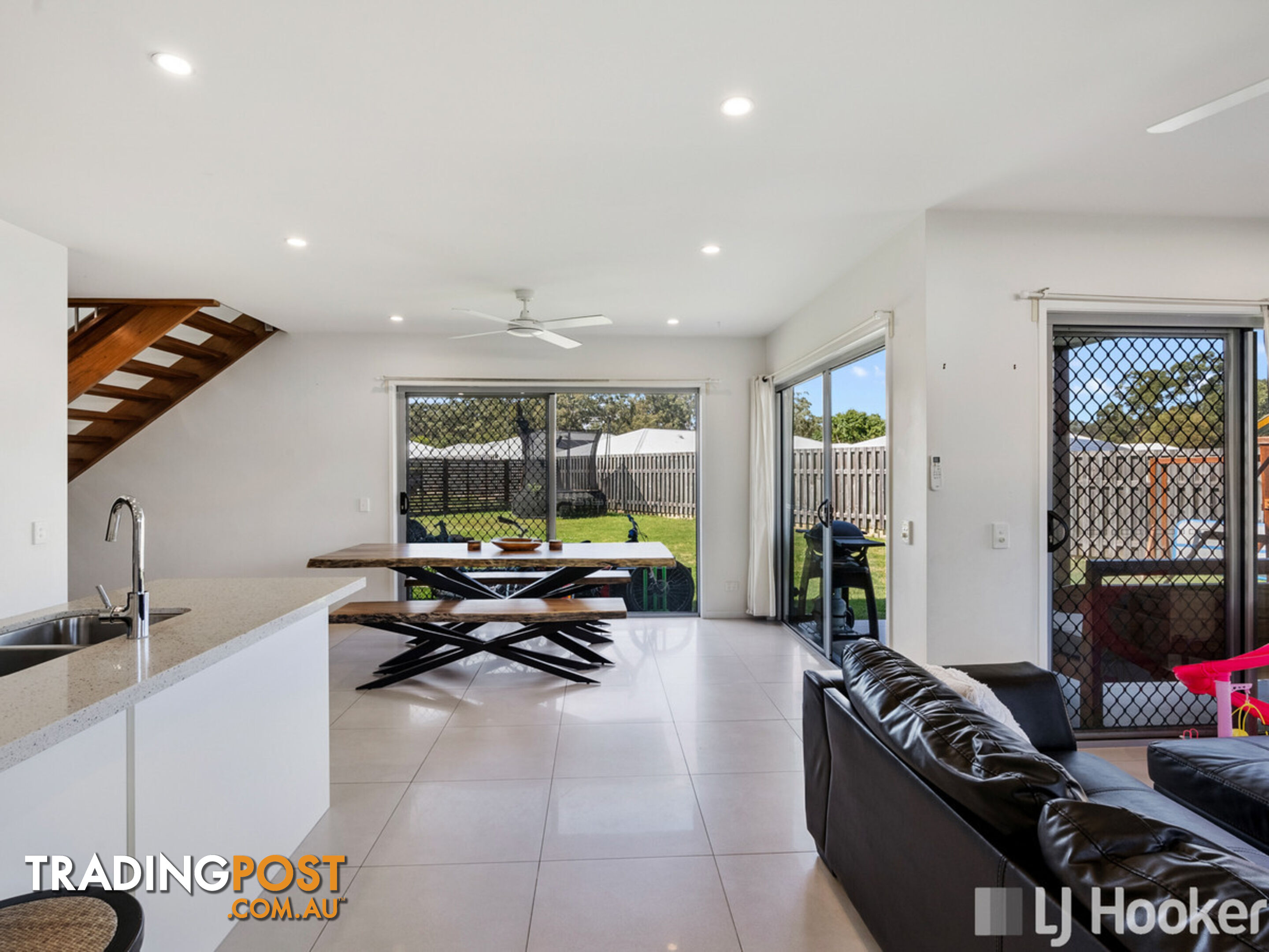 15 Mapleton Crescent CAPALABA QLD 4157