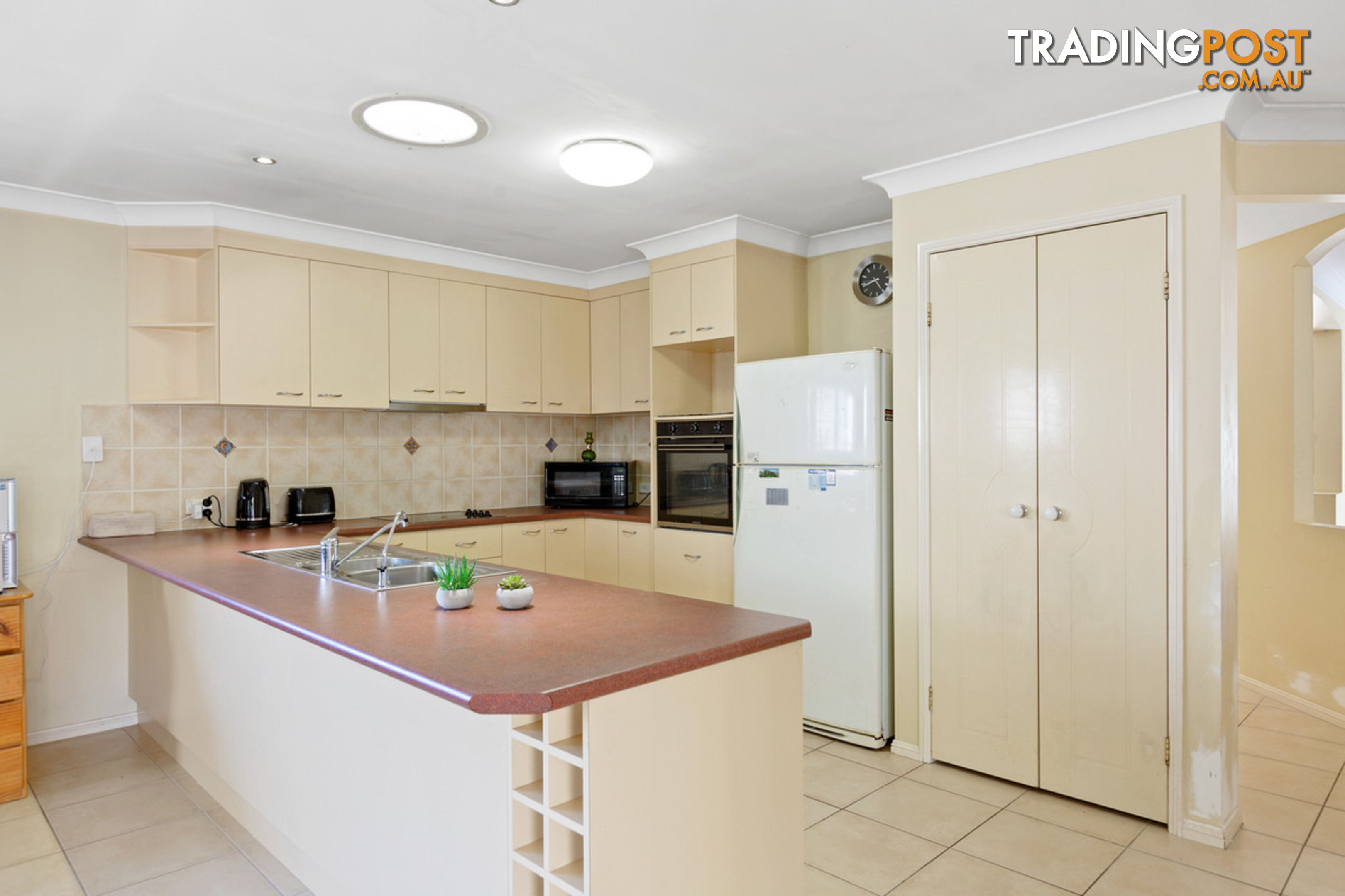 96 Salisbury Street REDLAND BAY QLD 4165