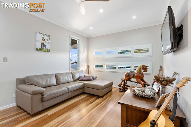 8 Lookout Court VICTORIA POINT QLD 4165