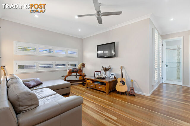 8 Lookout Court VICTORIA POINT QLD 4165