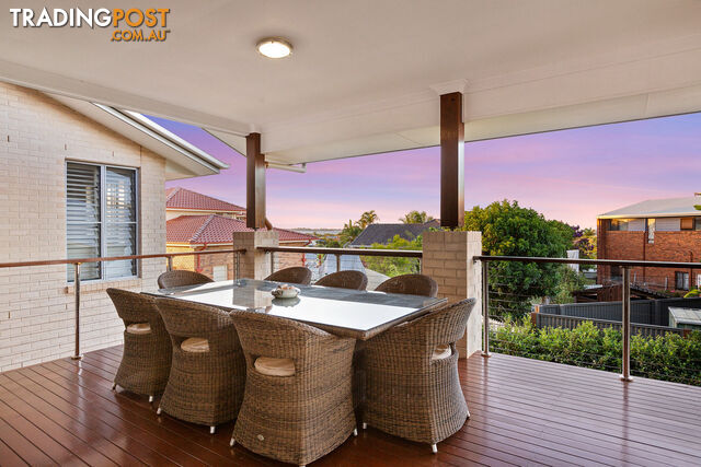 8 Lookout Court VICTORIA POINT QLD 4165