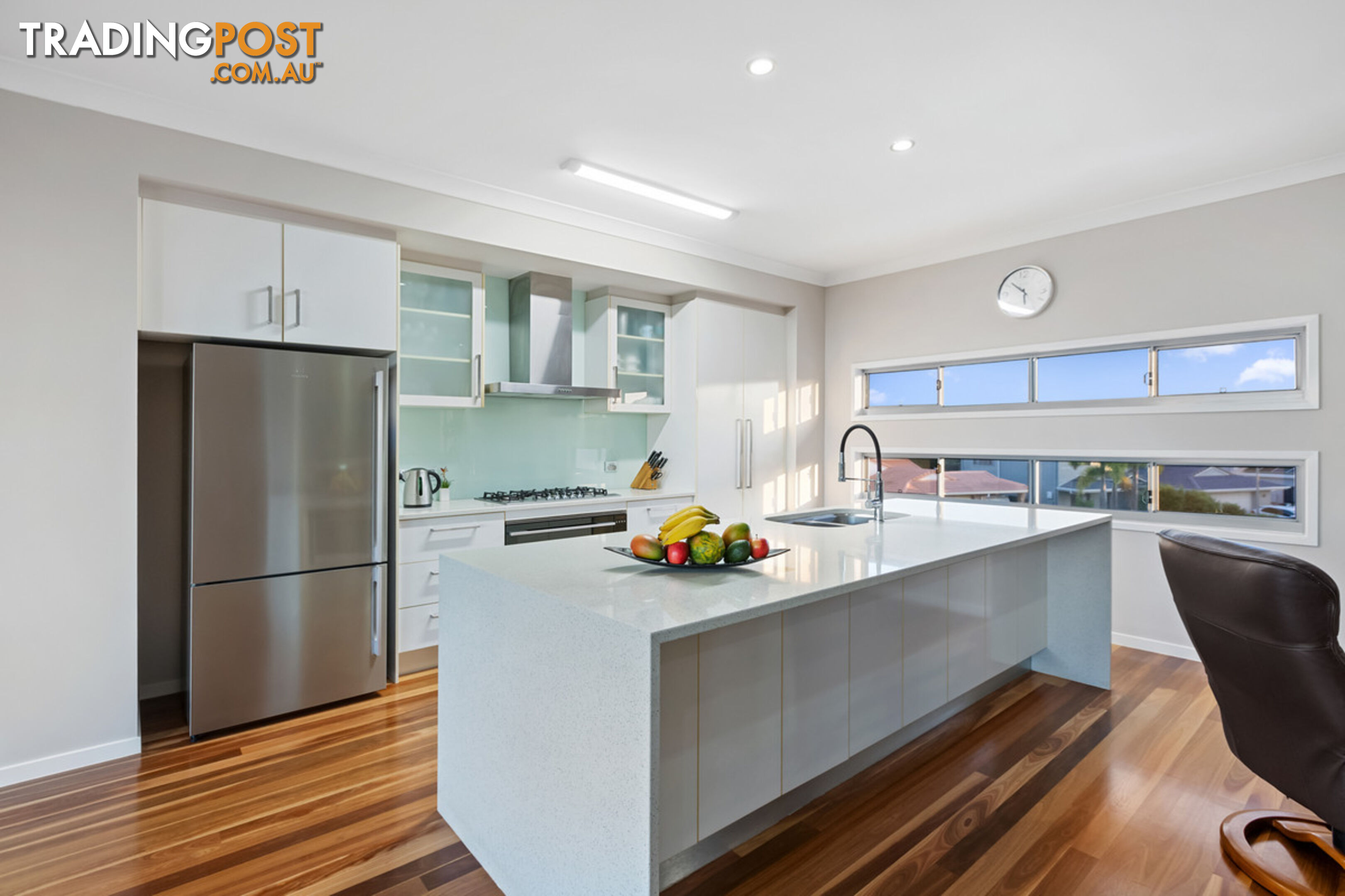 8 Lookout Court VICTORIA POINT QLD 4165