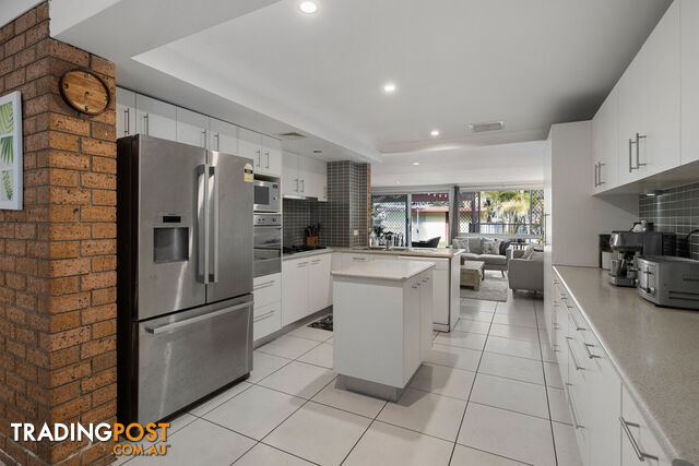 26 Curtis Street MANLY QLD 4179